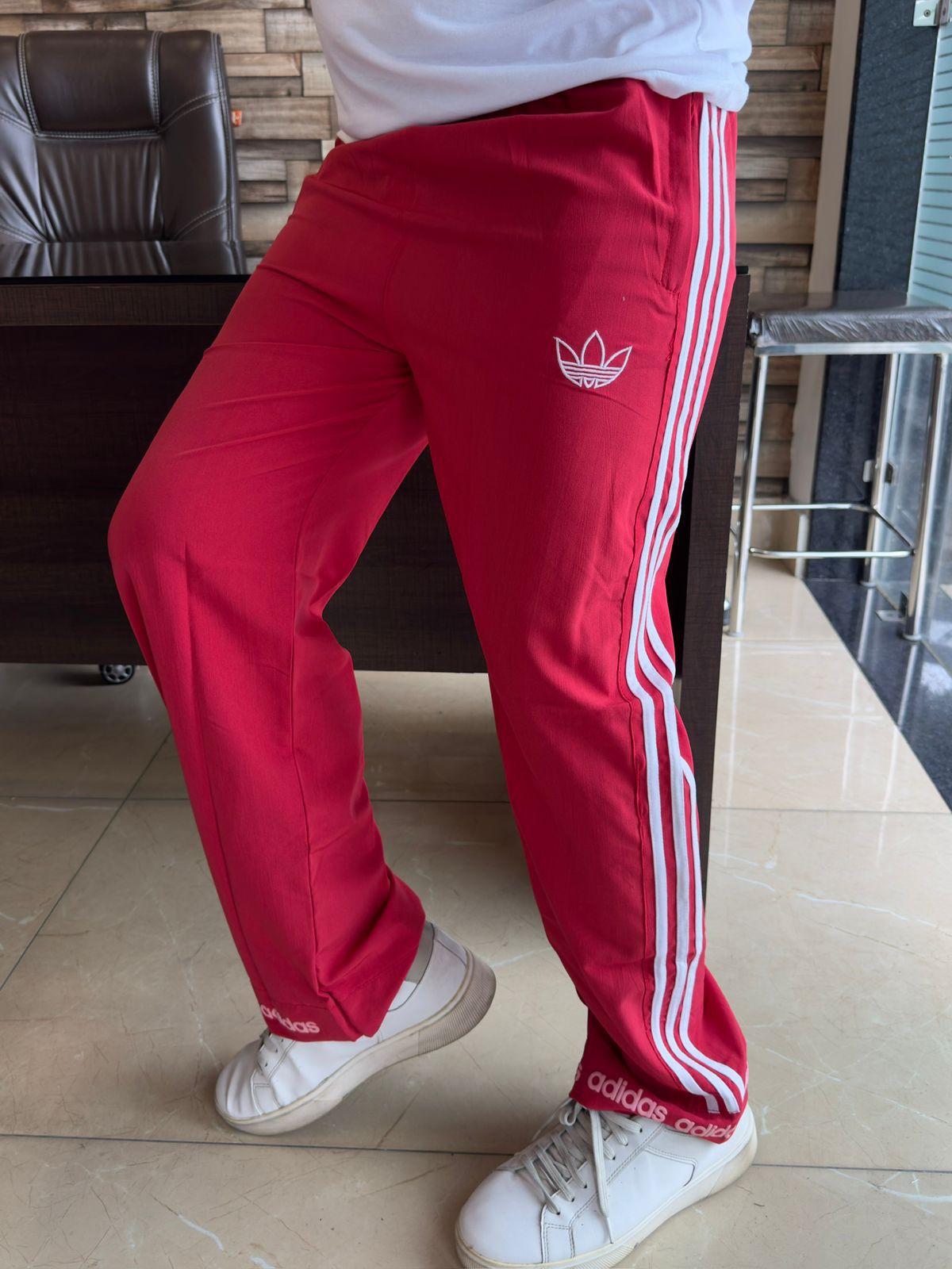 Premium adidas track