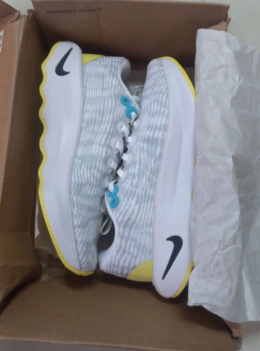 NIKE ZOOM MOTIVA