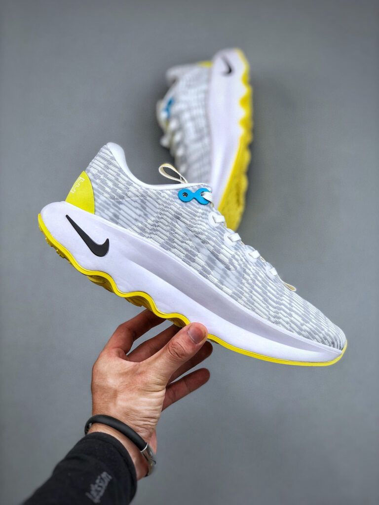 NIKE ZOOM MOTIVA
